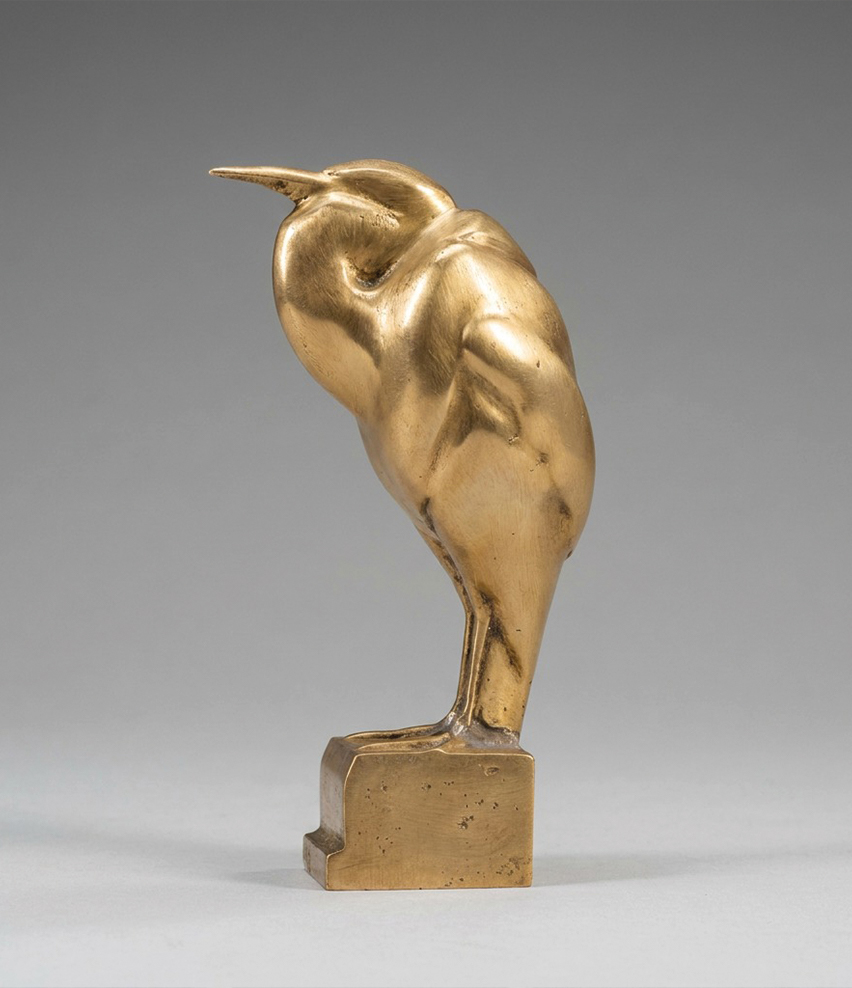 Sculpture animalière d'oiseau stylisé en bronze poli doré sur socle, objet d'art de collection réalisé par fonderie d'art au Maroc