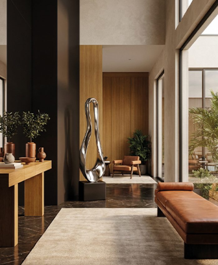 Sculpture métallique argentée installée dans l’entrée d’une villa privée haut de gamme au Maroc